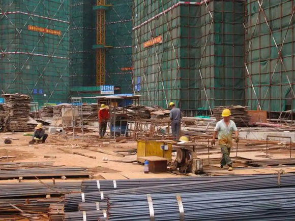 领感具身AI施工检测算法：建筑地产行业的智能安全卫士-3.jpg