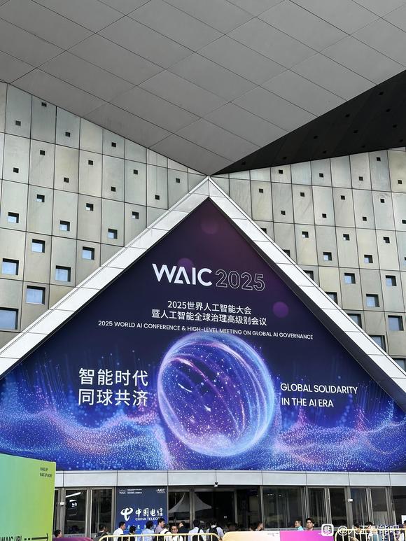 世博会全是机器人啊-8.jpg